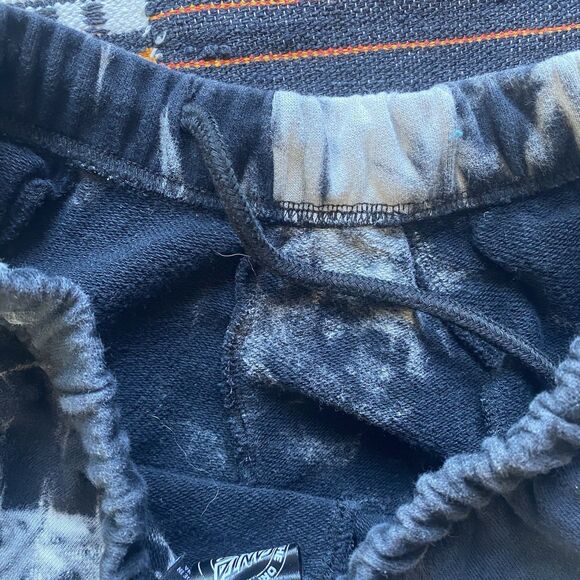 Santa Cruz Black Marbled Tie Dyed Mini Sweat Shirts. Medium. Pockets! - Picture 8 of 8